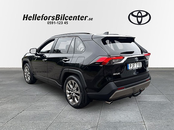 Toyota RAV4 2 of 27