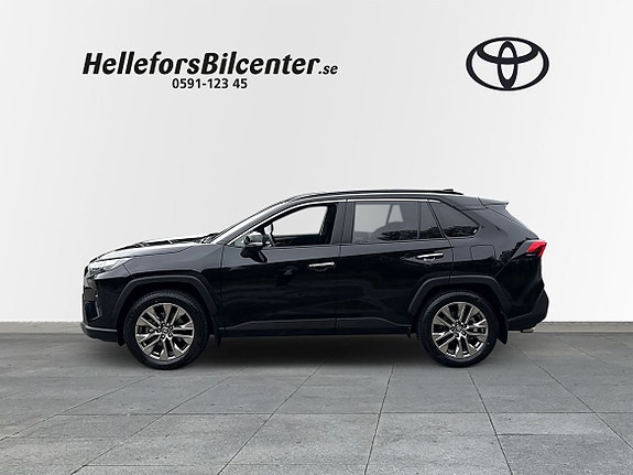 Toyota RAV4 3 of 27