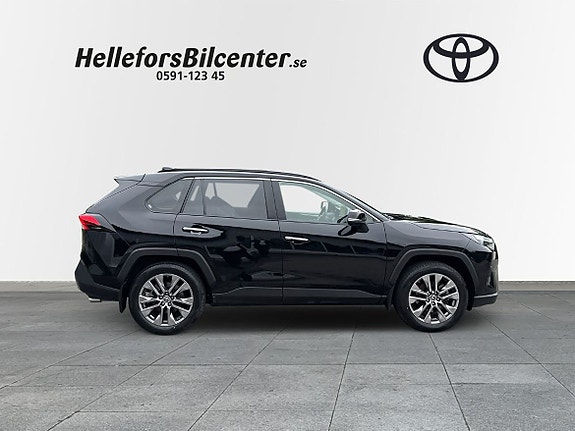 Toyota RAV4 17 of 29
