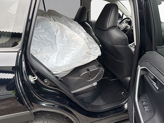 Toyota RAV4 7 of 29