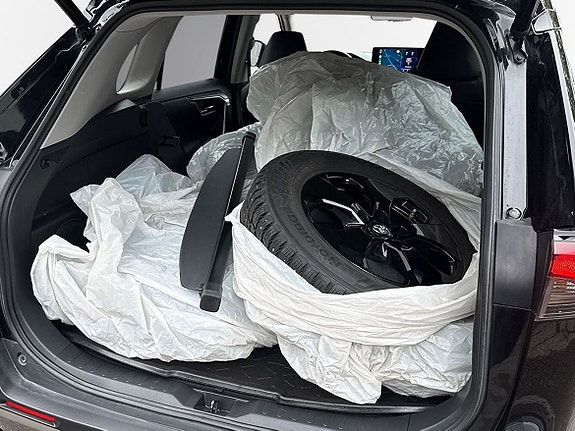 Toyota RAV4 9 of 27