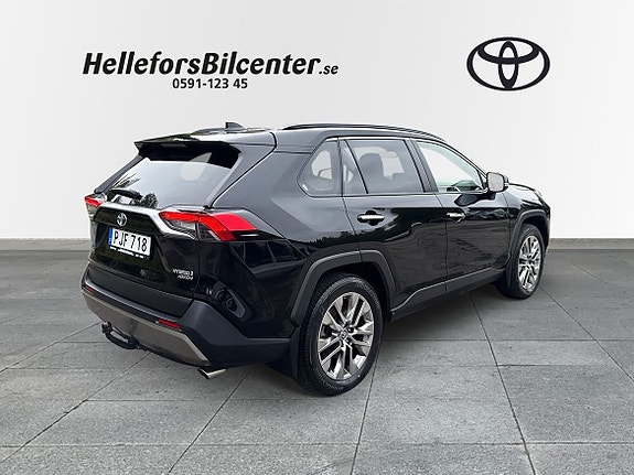 Toyota RAV4 16 of 27