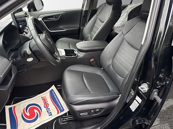 Toyota RAV4 11 of 29