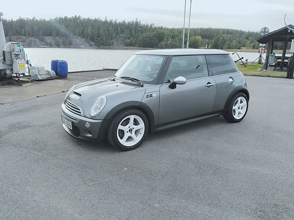 MINI Cooper S 2 of 10