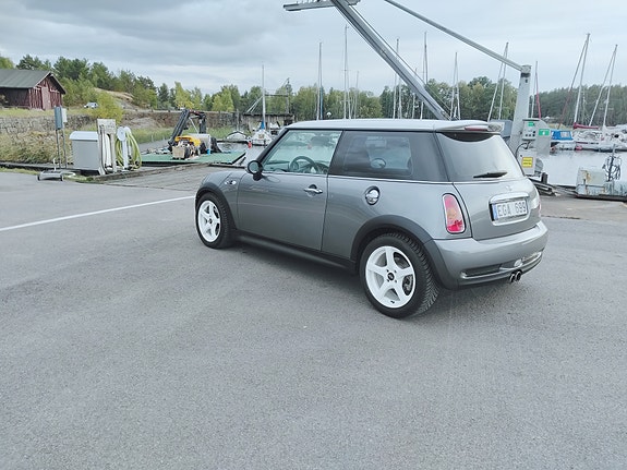 MINI Cooper S 3 of 10