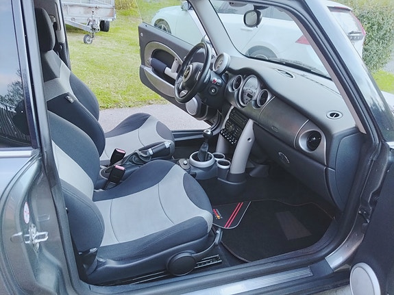 MINI Cooper S 7 of 10