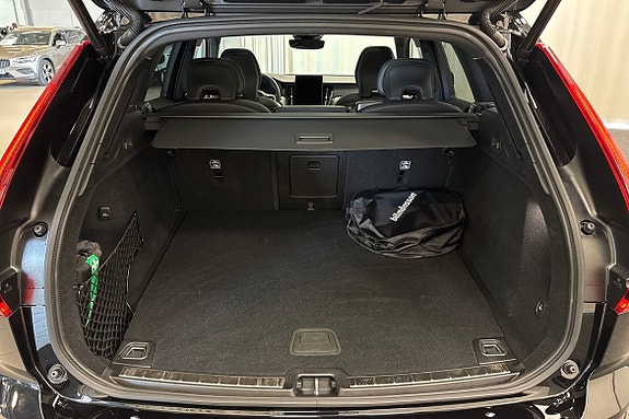 Volvo XC60 13 of 28