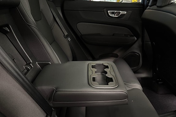 Volvo XC60 20 of 28