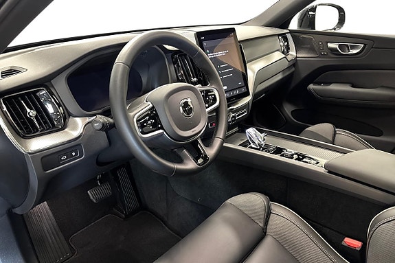 Volvo XC60 8 of 28