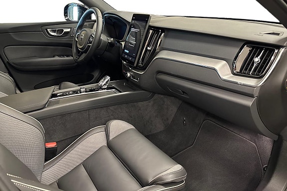 Volvo XC60 10 of 28