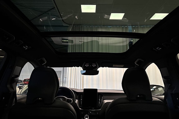 Volvo XC60 25 of 28