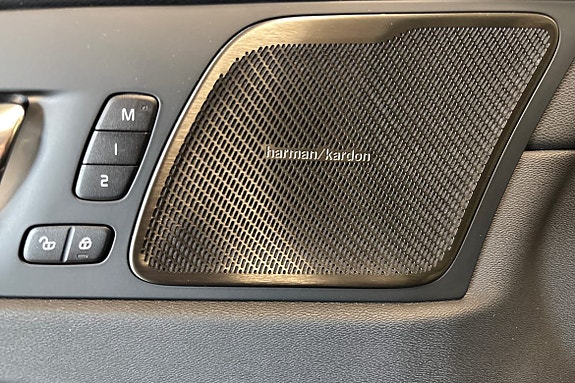 Volvo XC60 21 of 28
