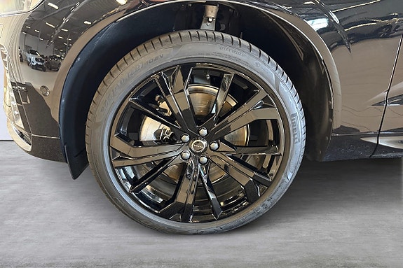 Volvo XC60 14 of 28