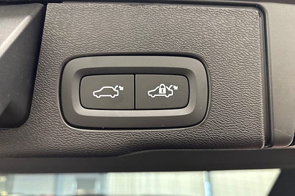 Volvo XC60 19 of 28