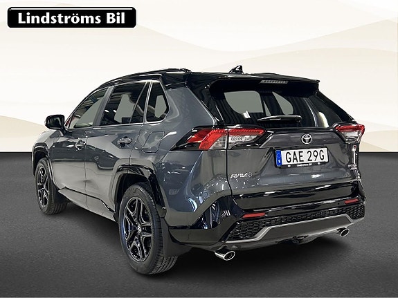 Toyota RAV4 4 of 22
