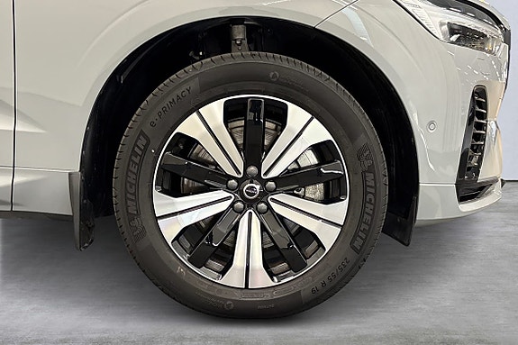 Volvo XC60 14 of 28