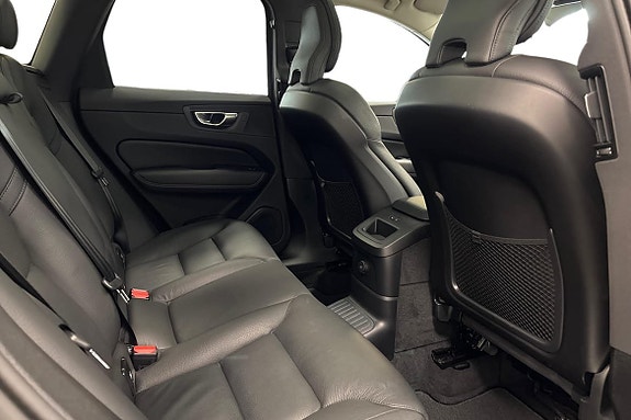 Volvo XC60 11 of 28