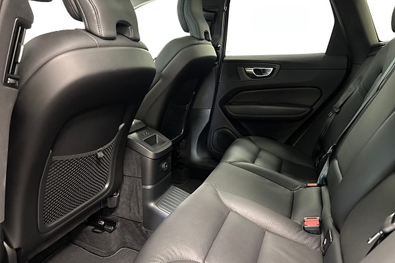 Volvo XC60 12 of 28