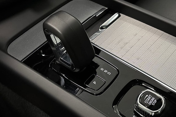 Volvo XC60 16 of 28