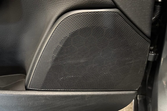 Volvo S90 21 of 26