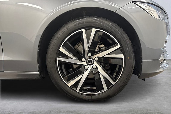 Volvo S90 14 of 26