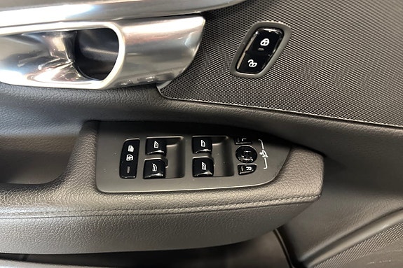 Volvo S90 24 of 26