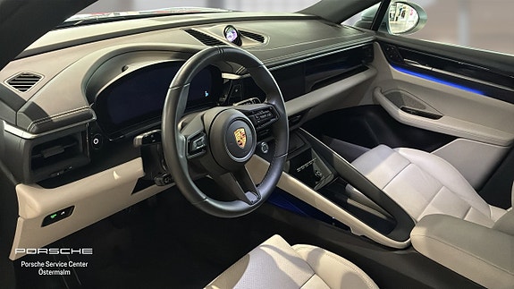 Porsche Macan 4 3 of 12