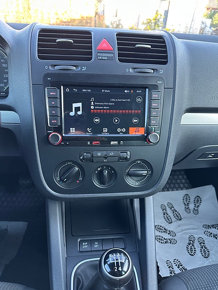 Volkswagen Golf V 10 of 12