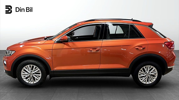 Volkswagen T-Roc 2 of 12