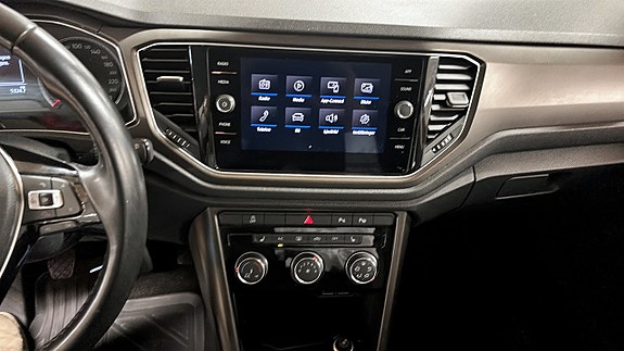Volkswagen T-Roc 9 of 12