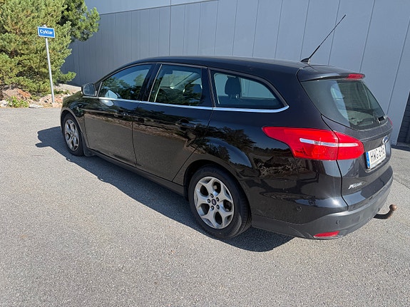 Ford Focus 3 of 6