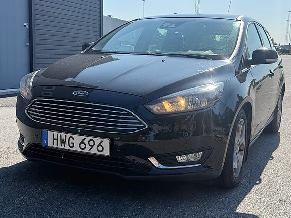 Ford Focus 2 of 6