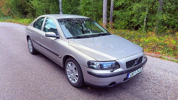 Volvo S60 3 of 10