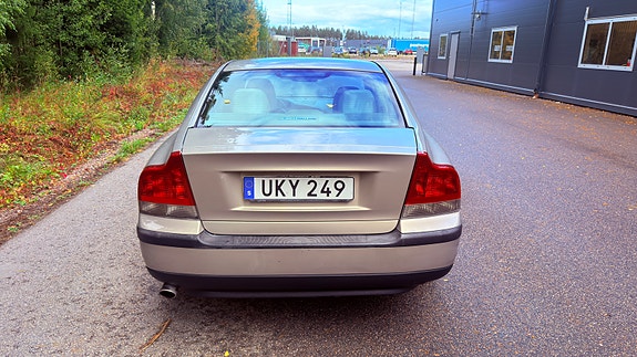 Volvo S60 4 of 10