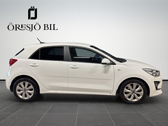 Kia Rio 7 of 23