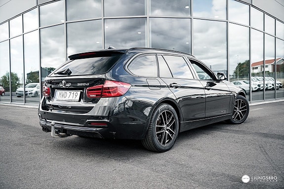 BMW 320d 2 of 9