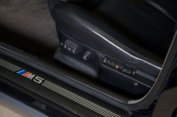 BMW M5 17 of 21