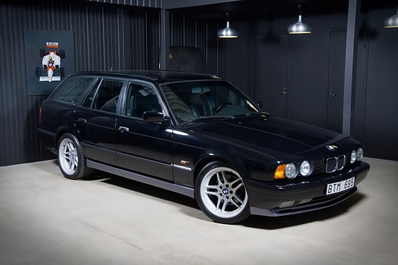 BMW M5 2 of 21