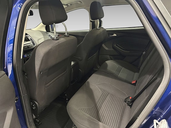 Ford Focus 10 of 15