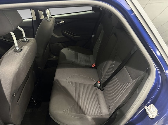 Ford Focus 9 of 15