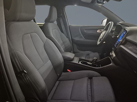 Volvo XC40 7 of 10