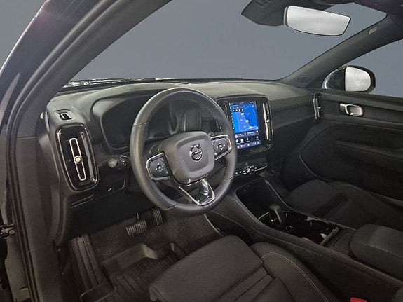 Volvo XC40 5 of 10
