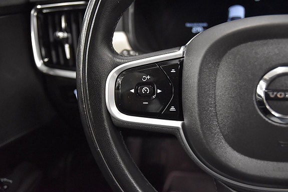 Volvo V90 Cross Country 10 of 26