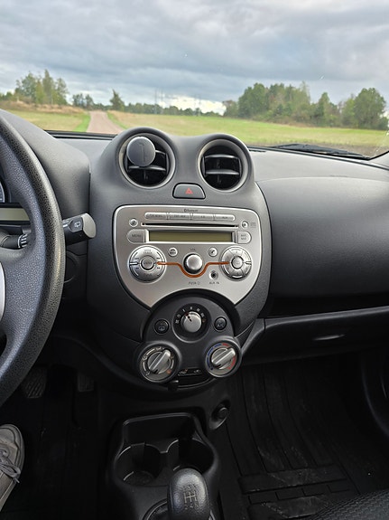 Nissan Micra 7 of 7