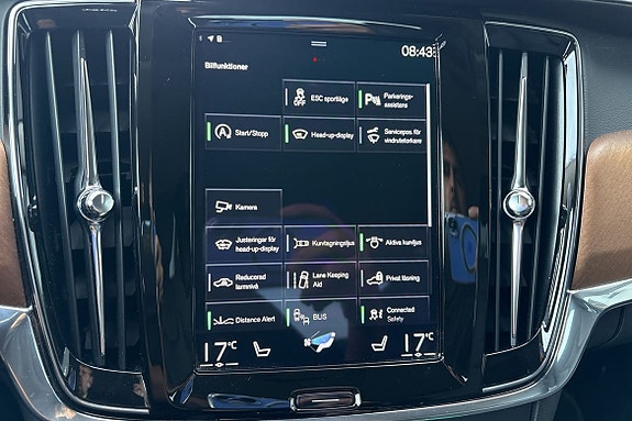 Volvo S90 24 of 26