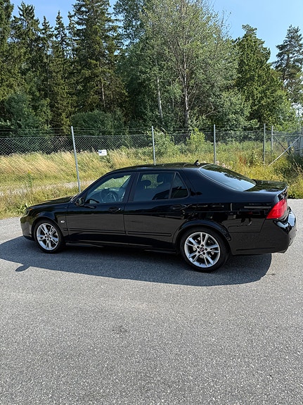 Saab 9-5 3 of 9