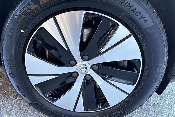 Volvo XC40 12 of 26