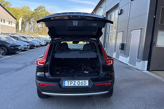 Volvo XC40 14 of 26