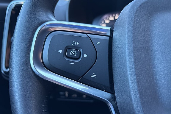 Volvo XC40 24 of 26