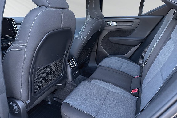 Volvo XC40 8 of 26